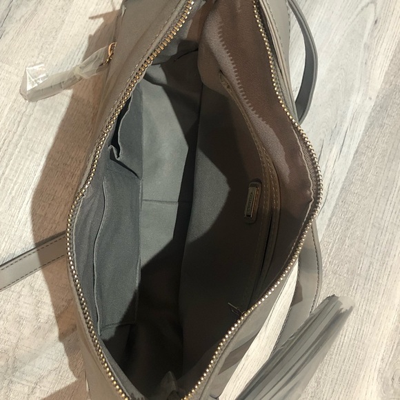 NWT Guess Crossbody Bag Grey - Picture 10 of 16